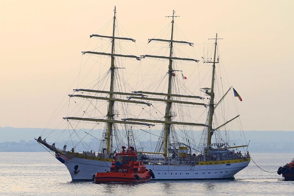 El buque escuela 'Mircea' de Rumanía vuelve a Palma 78 años después