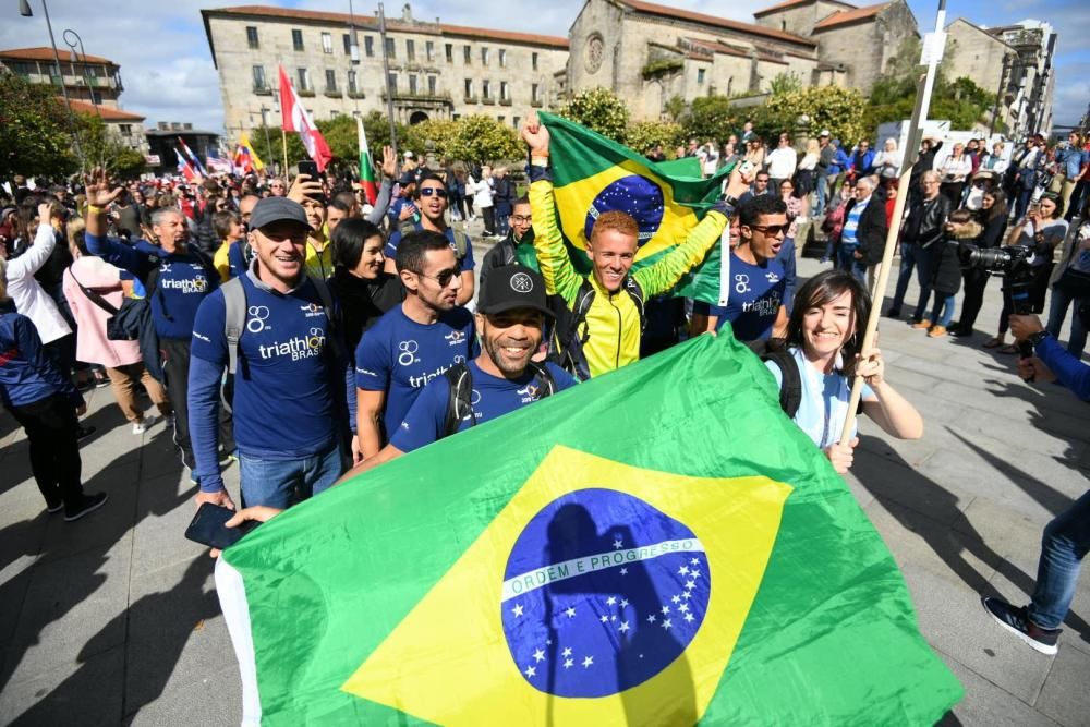 Una gran fiesta multicolor para inaugurar el Mundial de Triatlón