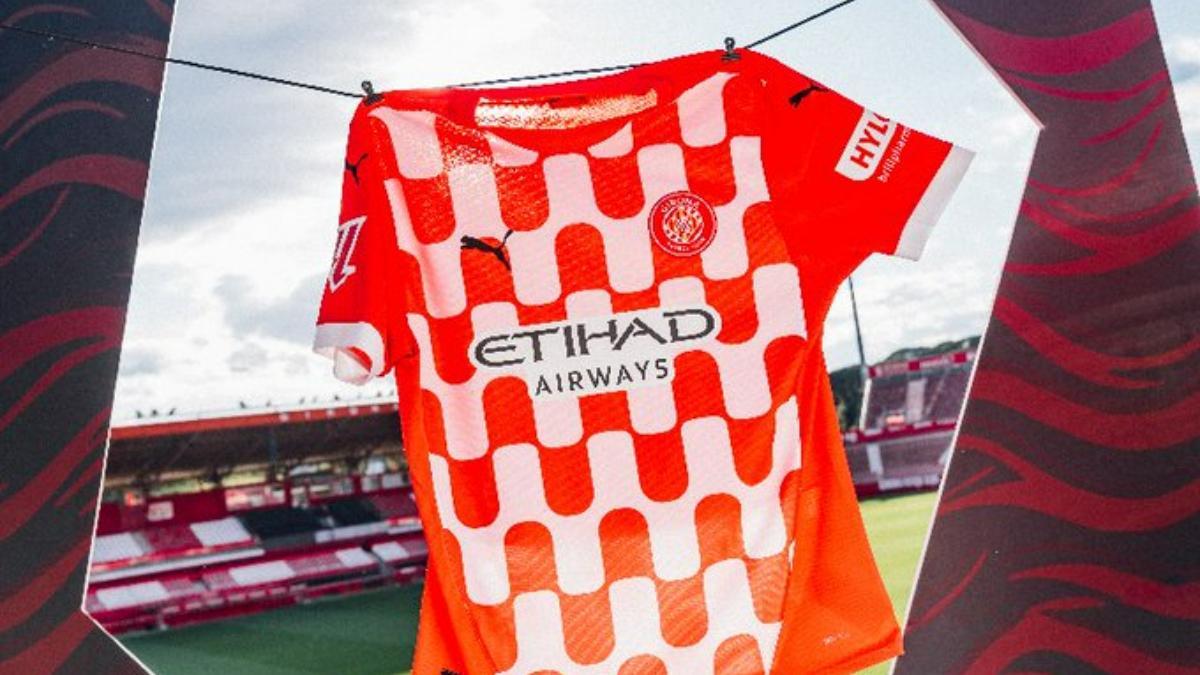 El Girona presenta su nueva equipación para la próxima temporada