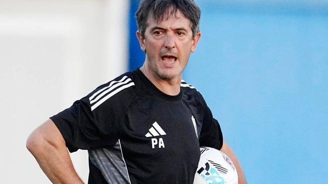 Pacheta espera a Loic Williams para la visita del Granada al Córdoba CF