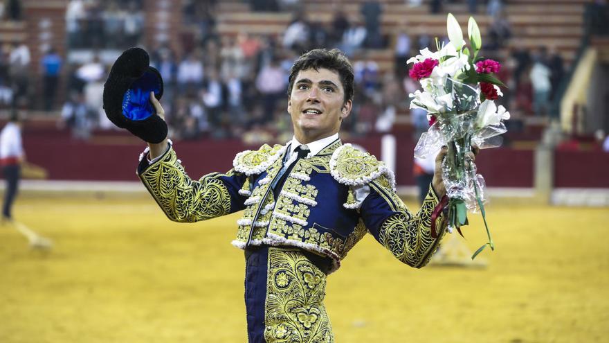 En imágenes | Adiós Enrique Ponce, hola Jorge Isiegas en la Feria taurina del Pilar