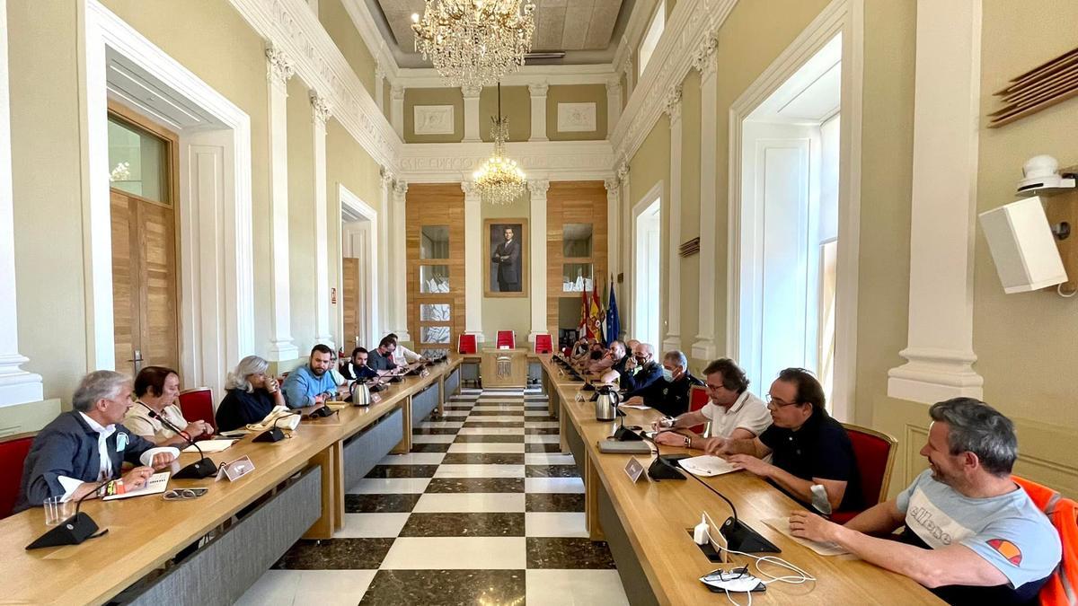 Una imagen de la reunión de seguridad mantenida esta mañana.