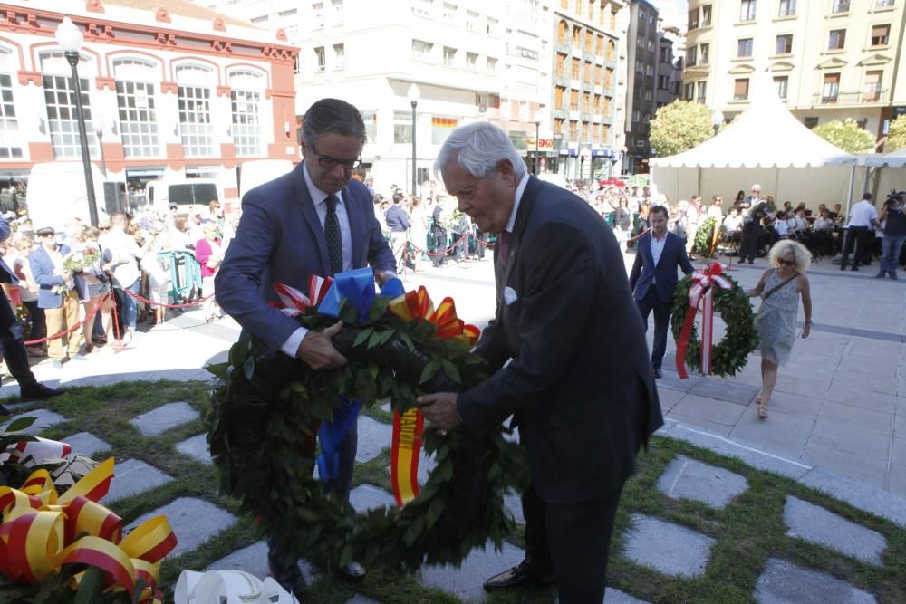 Ofrenda floral a Jovellanos en Gijón