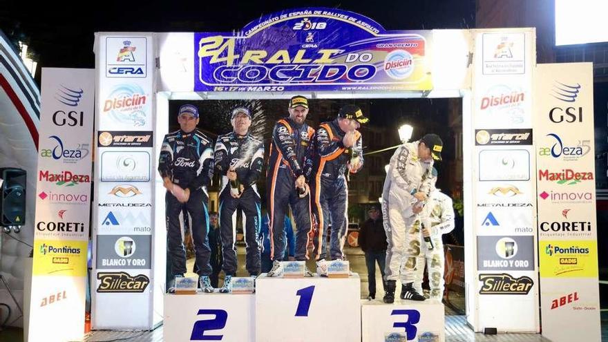 Podio final del XXIV Rali do Cocido Gran Premio Disiclin, primera prueba valedera para el Nacional de asfalto de esta temporada. // Bernabé