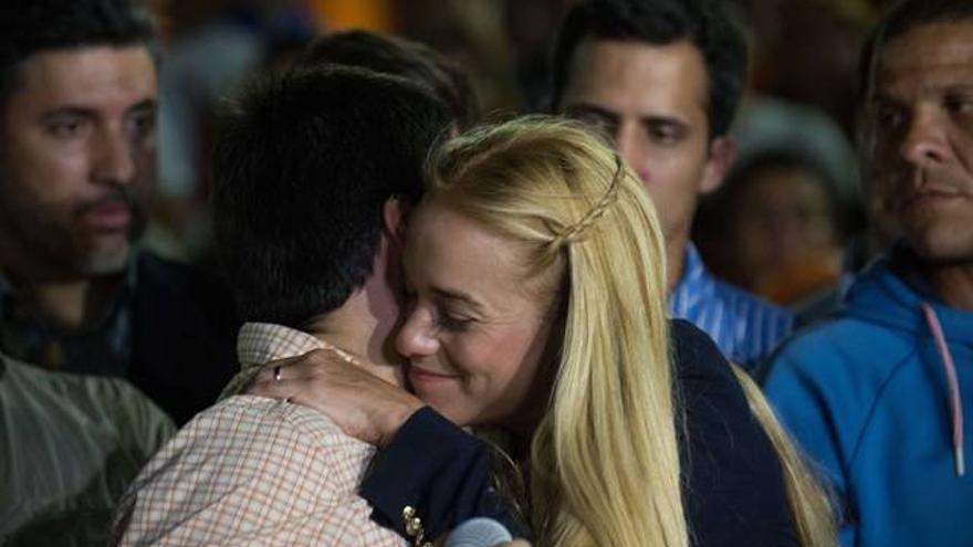 El líder opositor Leopoldo López, condenado a 13 años de cárcel por las protestas de Venezuela
