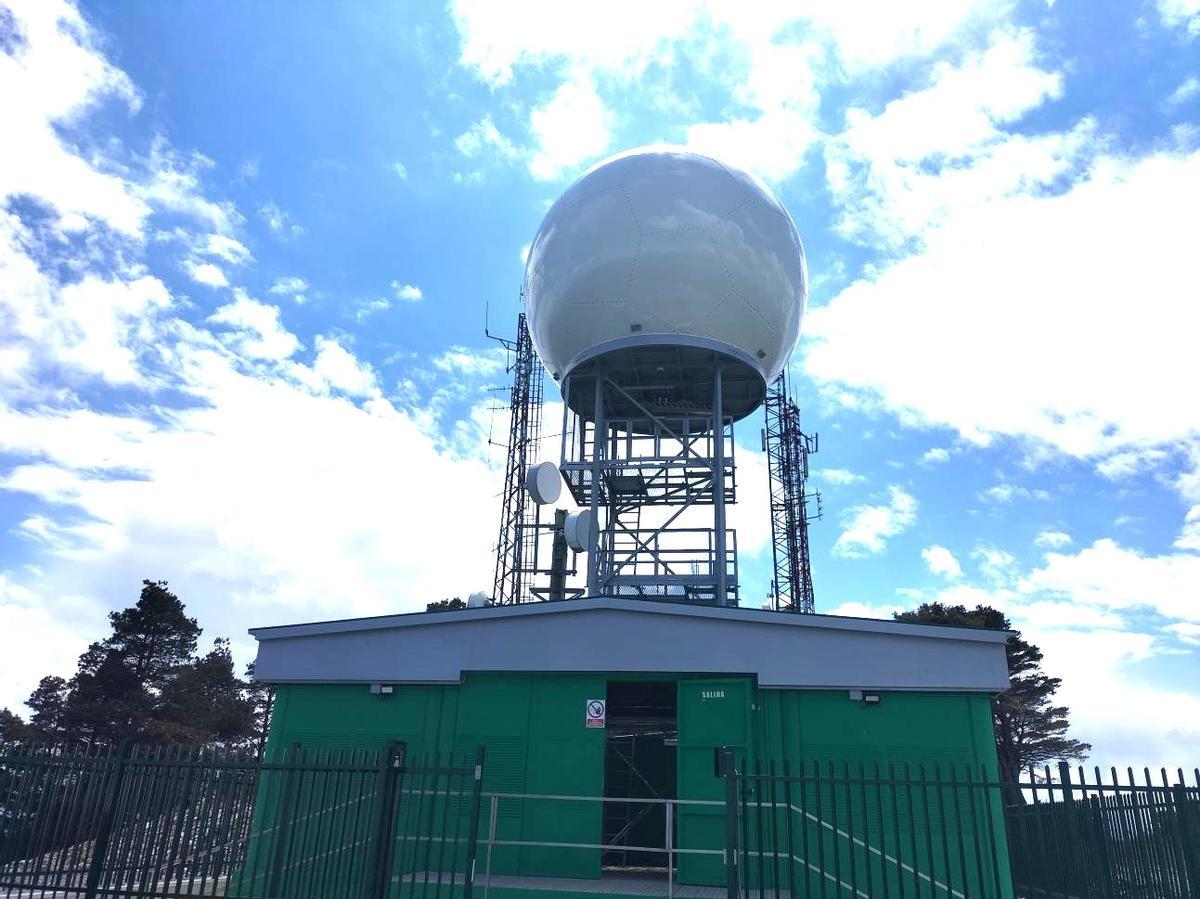 Foto exterior global con el radomo nuevo.