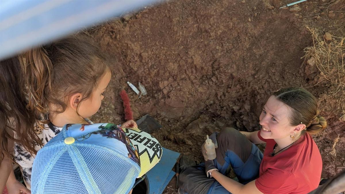La iniciativa, que concluye este domingo, muestra las fases de descubrimiento, excavación y preparación de los restos fósiles y cuenta con el apoyo del Instituto de Estudios Turolenses