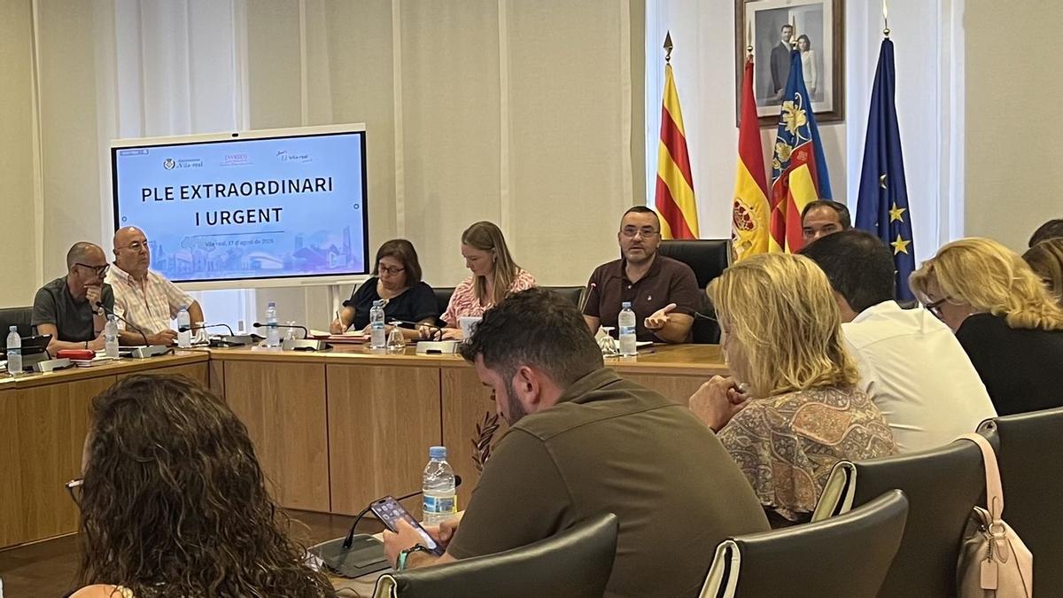 Imagen del pleno extraordinario y urgente celebrado este lunes por la corporación municipal de Vila-real.