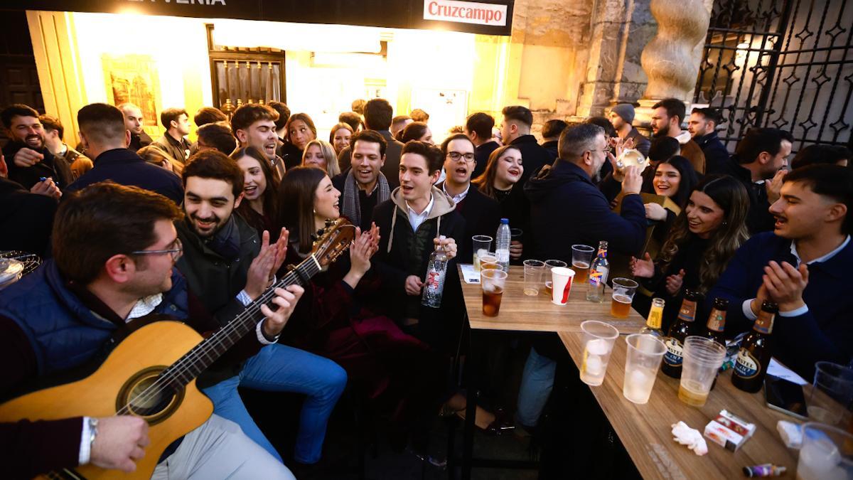 Los cordobeses despiden el 2025 en la 'Tardevieja'