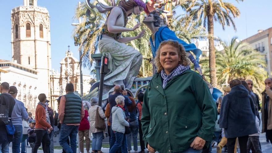 Boutaina El Hadri explica cómo vive las Fallas y qué necesita las fiesta para mejorar la integración