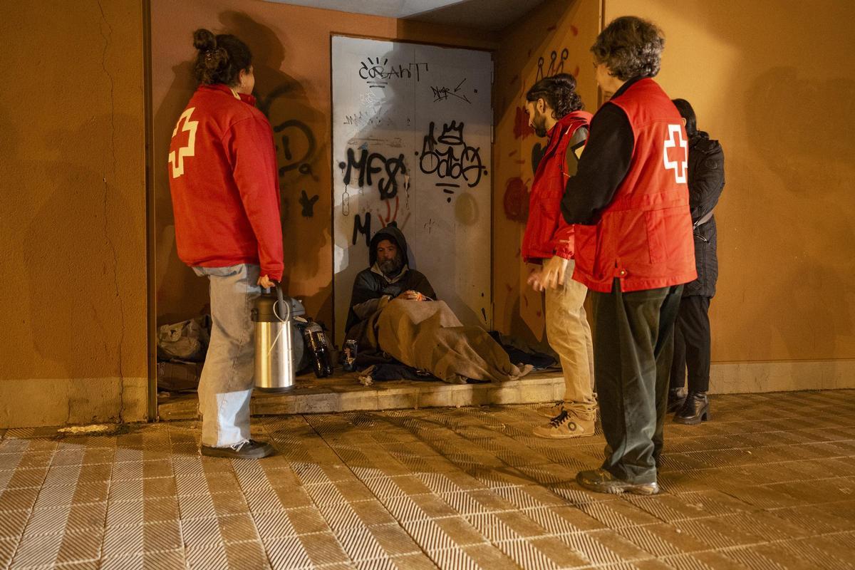 Qualsevol lloc resguardat del fred es converteix en refugi