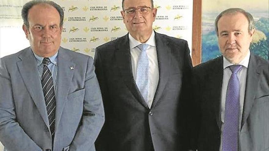 Caja Rural de Extremadura firma convenios con Inga Food y asociaciones ganaderas