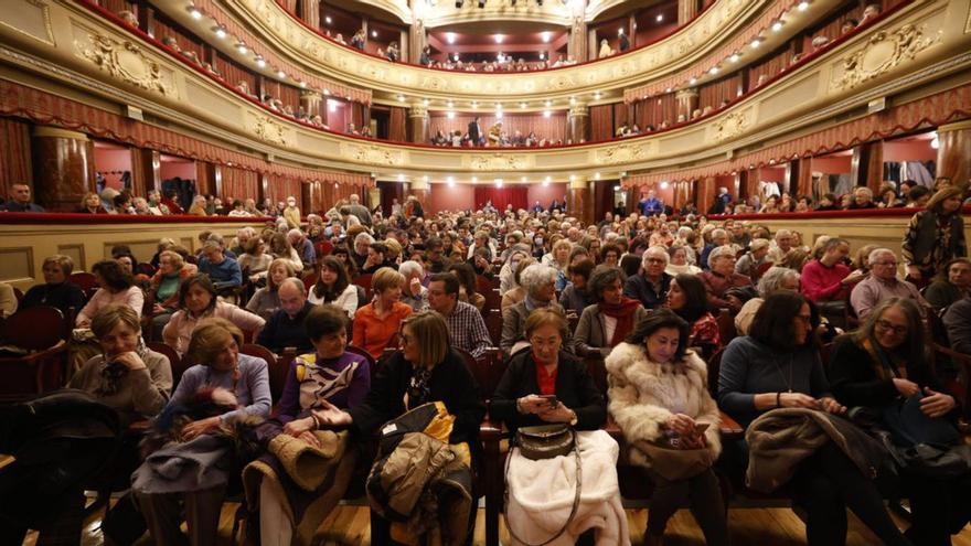 Ovación cerrada (y &quot;sold out&quot;) para &quot;Un tranvía llamado Deseo&quot;: &quot;clamoroso&quot; estreno en Avilés