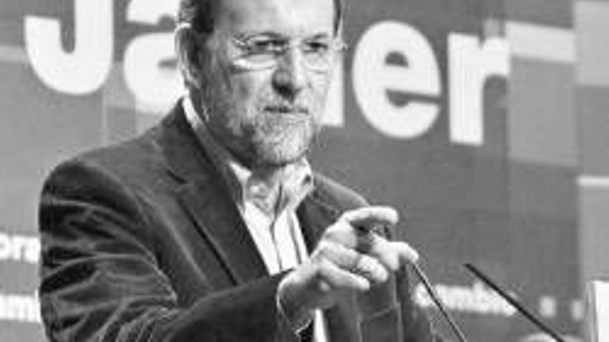 Rajoy insiste en las &quot;amistades peligrosas&quot; del presidente