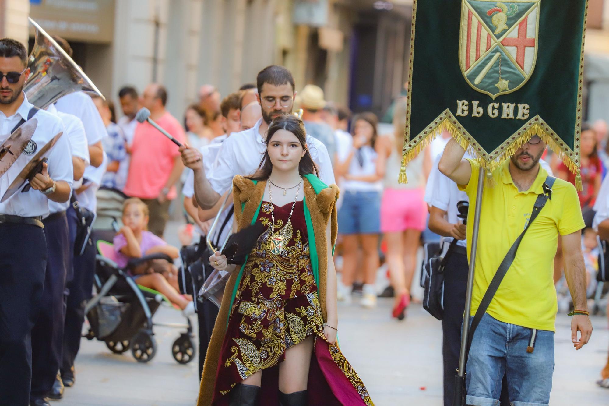 Los Moros y Cristianos de Elche recuperan su Entraeta