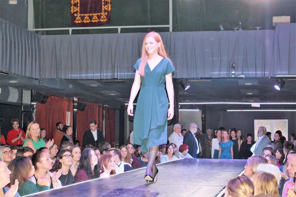 El momento más esperado de la noche. Empieza el debut de las falleras de 2019 en la más mítica de las pasarelas de la comunidad fallera. Ellas son: Susana Yague.