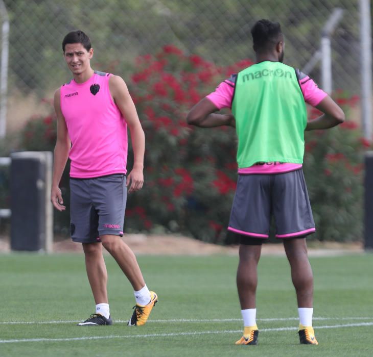 Primer entrenamiento de Lucik con el Levante