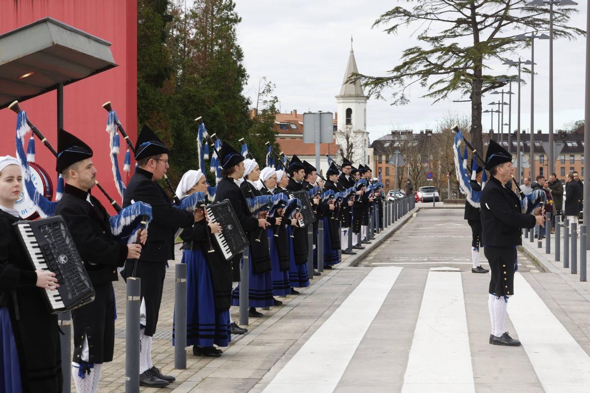 La actuación de la Real Banda de Gaitas "Ciudad de Oviedo".