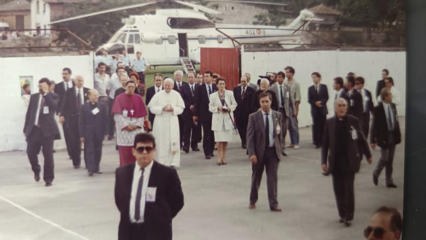 El inolvidable día en el que Juan Pablo II bajó de ver a la Santina en papamóvil