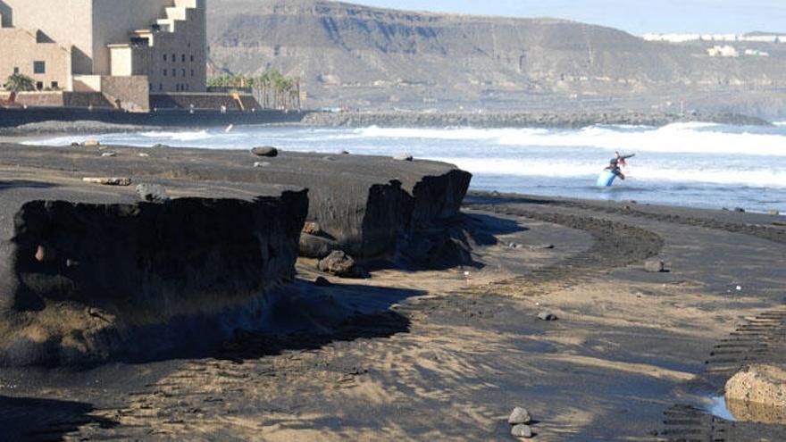 La Cícer, después de que los operarios limpiaran los restos que arrastró el barranco de La Ballena.