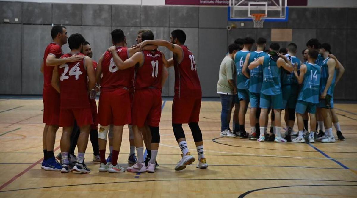 El Pinar celebra el título de campeón del subgrupo D-A de la EBA.