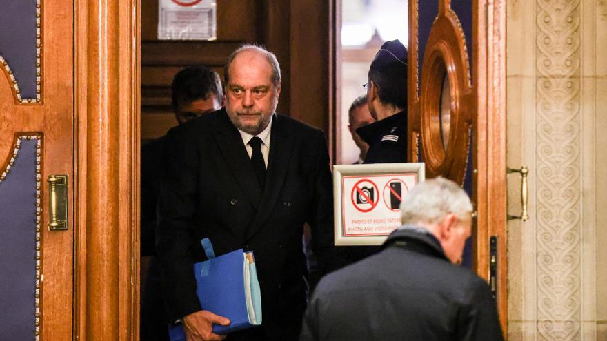 Juicio al ministro de Justicia francés, acusado de aprovecharse del cargo para ajustar cuentas con magistrados