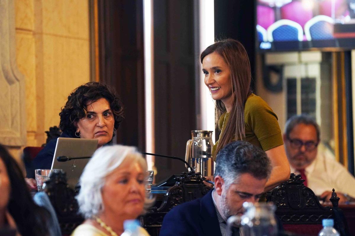 MLG 25-06-2026.-El alcalde de Málaga, Francisco de la Torre, preside el pleno ordinario del mes de junio de 2026. En el Salón de Plenos del Ayuntamiento