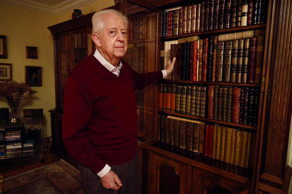 José Luís Freire, esta semana en su biblioteca privada.