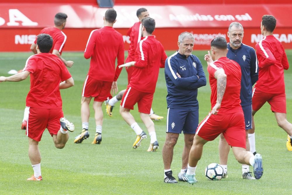 Entrenamiento del Sporting en El Molinón a puerta cerrada antes del derbi