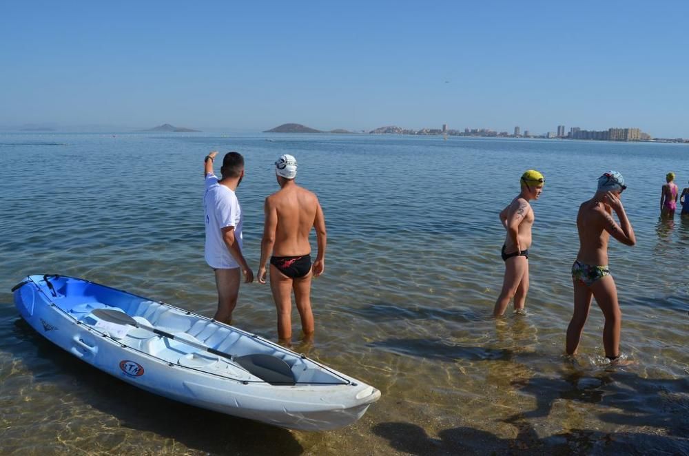 Más de 200 participantes 'se mojan' por la esclerósis múltiple en Playa Paraíso