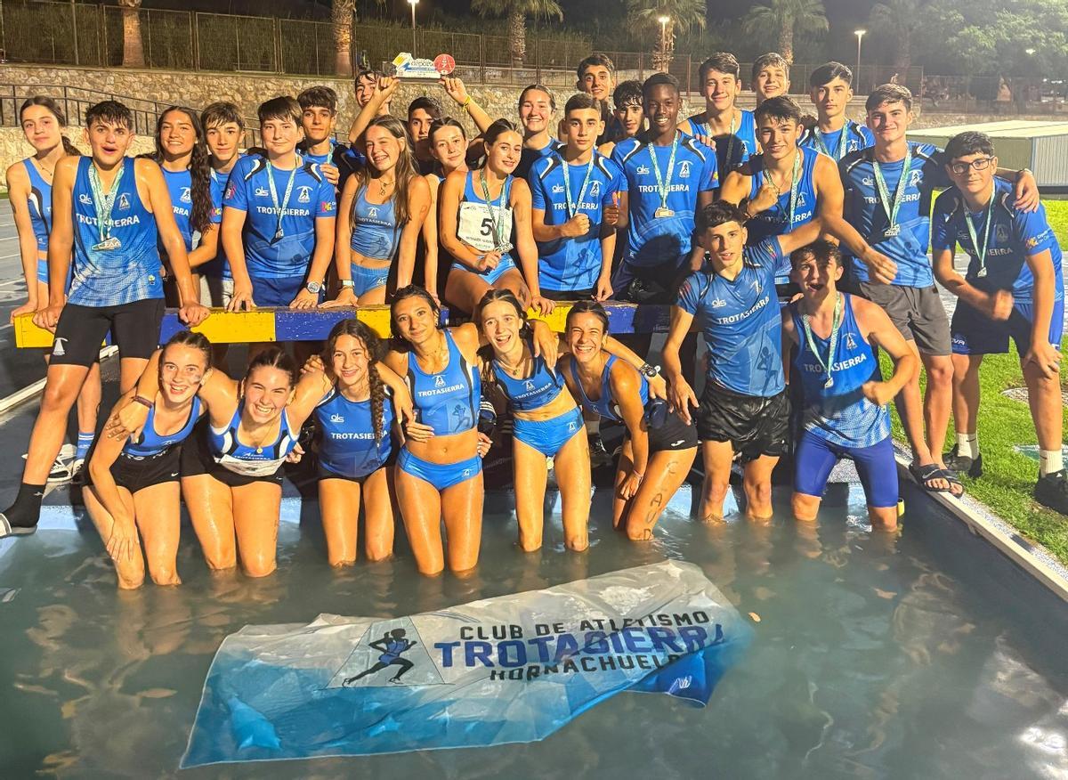 Participantes del Trotasierra en el campeonato andaluz sub 16.