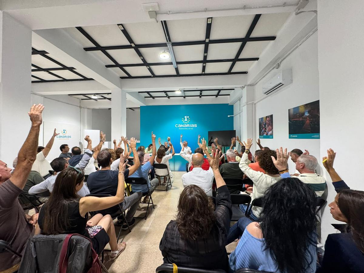 Asamblea local de Primero Canarias en la que Marcial Morales fue designado como candidato a la alcaldía de Las Palmas de Gran Canaria.