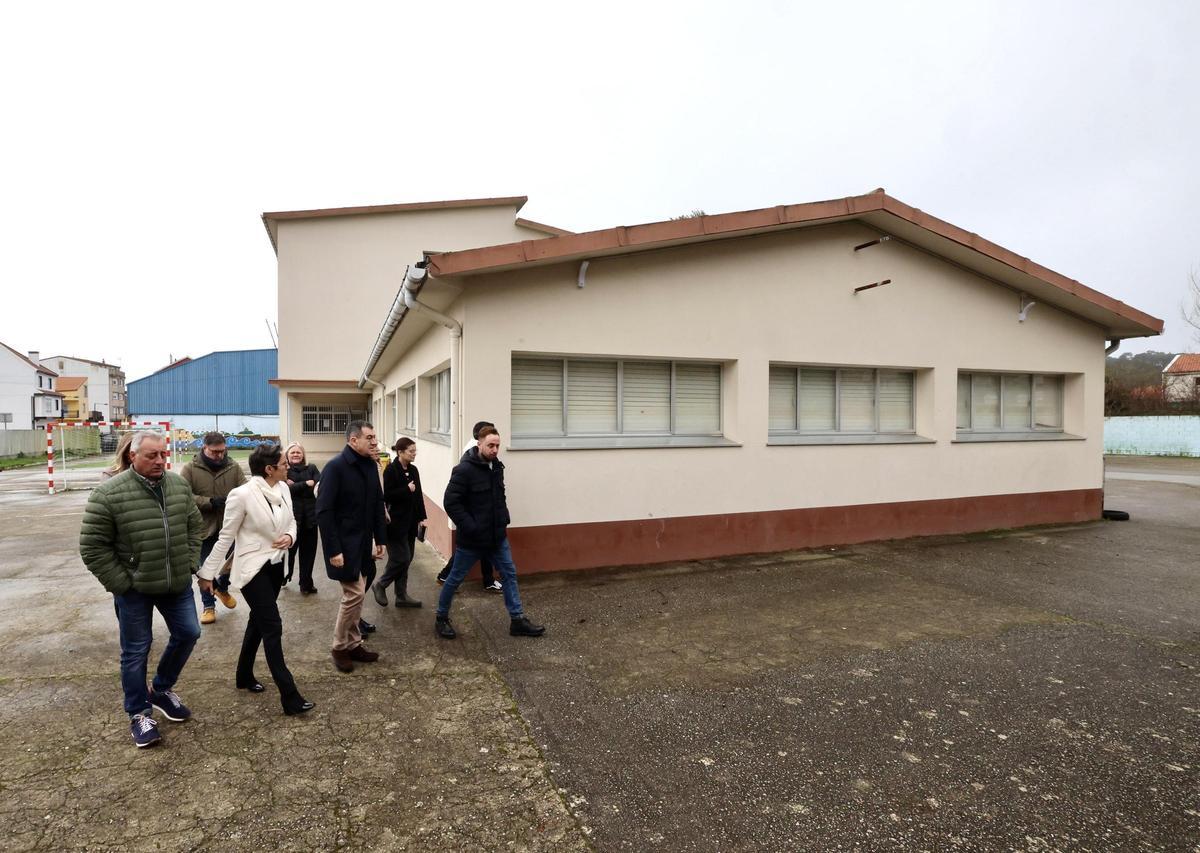 O conselleiro de Educación, Román Rodríguez, visitou o centro educativo.