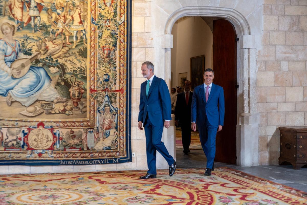 PALMA. Despacho en la Almudaina con el rey y el presidente del gobierno. PALMA. Despacho en la Almudaina con el rey y el presidente del gobierno.