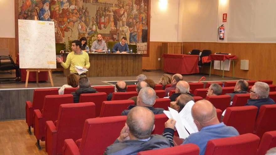 Asamblea celebrada la pasada semana en la Casa de Cultura de Benavente.