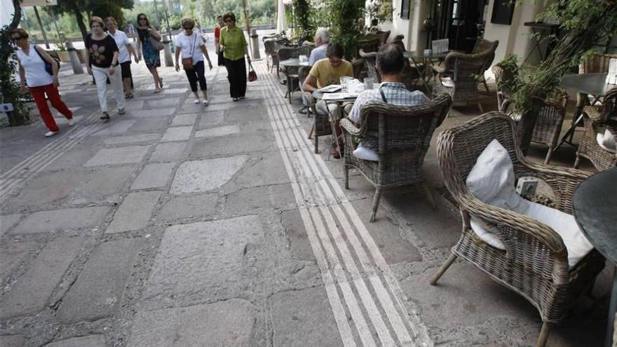 Los empresarios mantienen la negativa a ir a la mesa de veladores