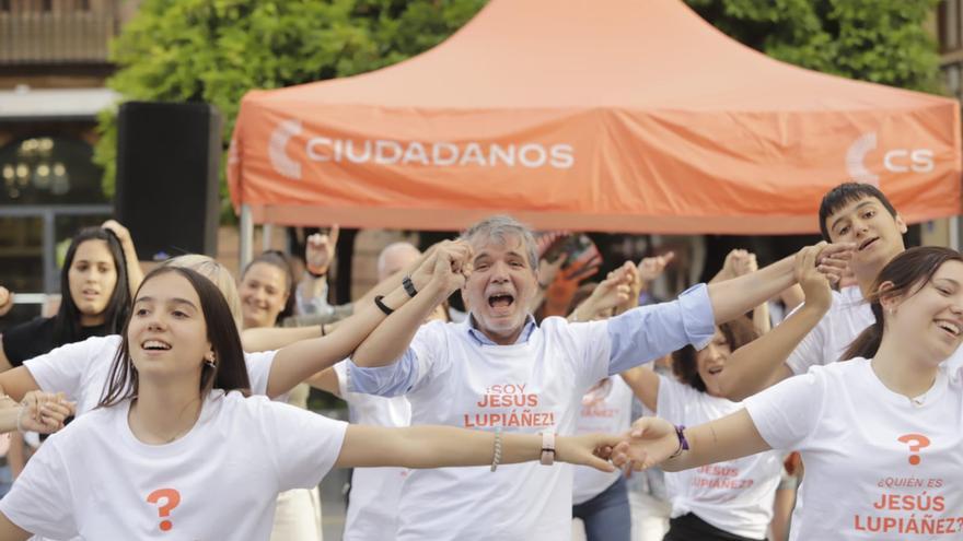 El nuevo Cs se presenta ante los cordobeses con un &#039;flashmob&#039; en Las Tendillas