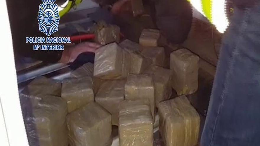 Un grup de narcotraficants transportava haixix entre caixes de pebrots