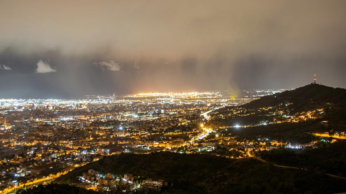 Débiles cortinas de lluvia en la costa central, la madrugada del 4 de diciembre del 2023