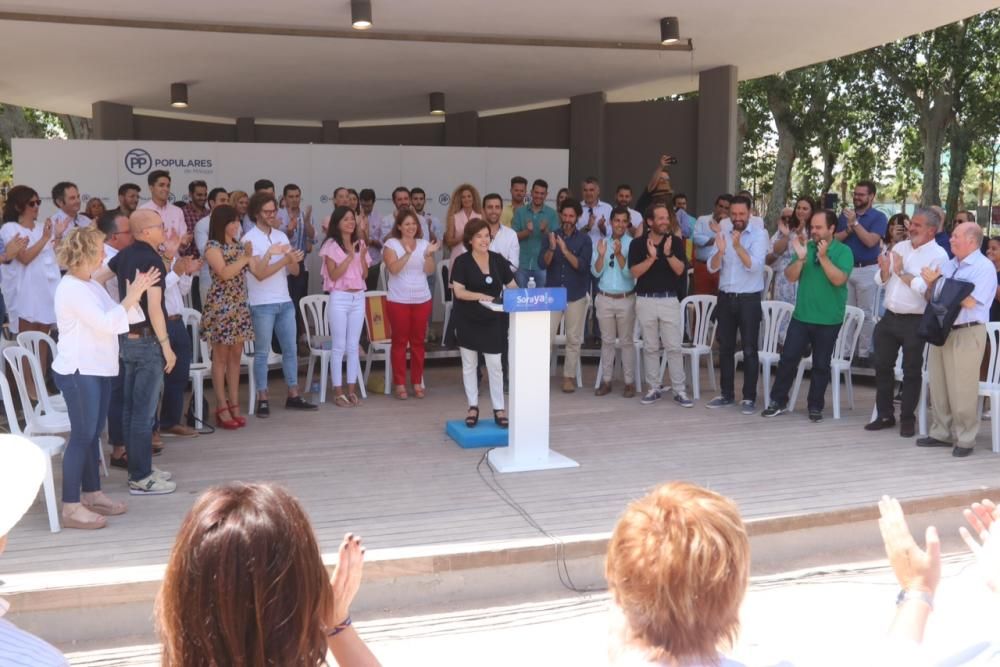 Sáenz de Santamaría se lanza a la conquista del PP desde Málaga