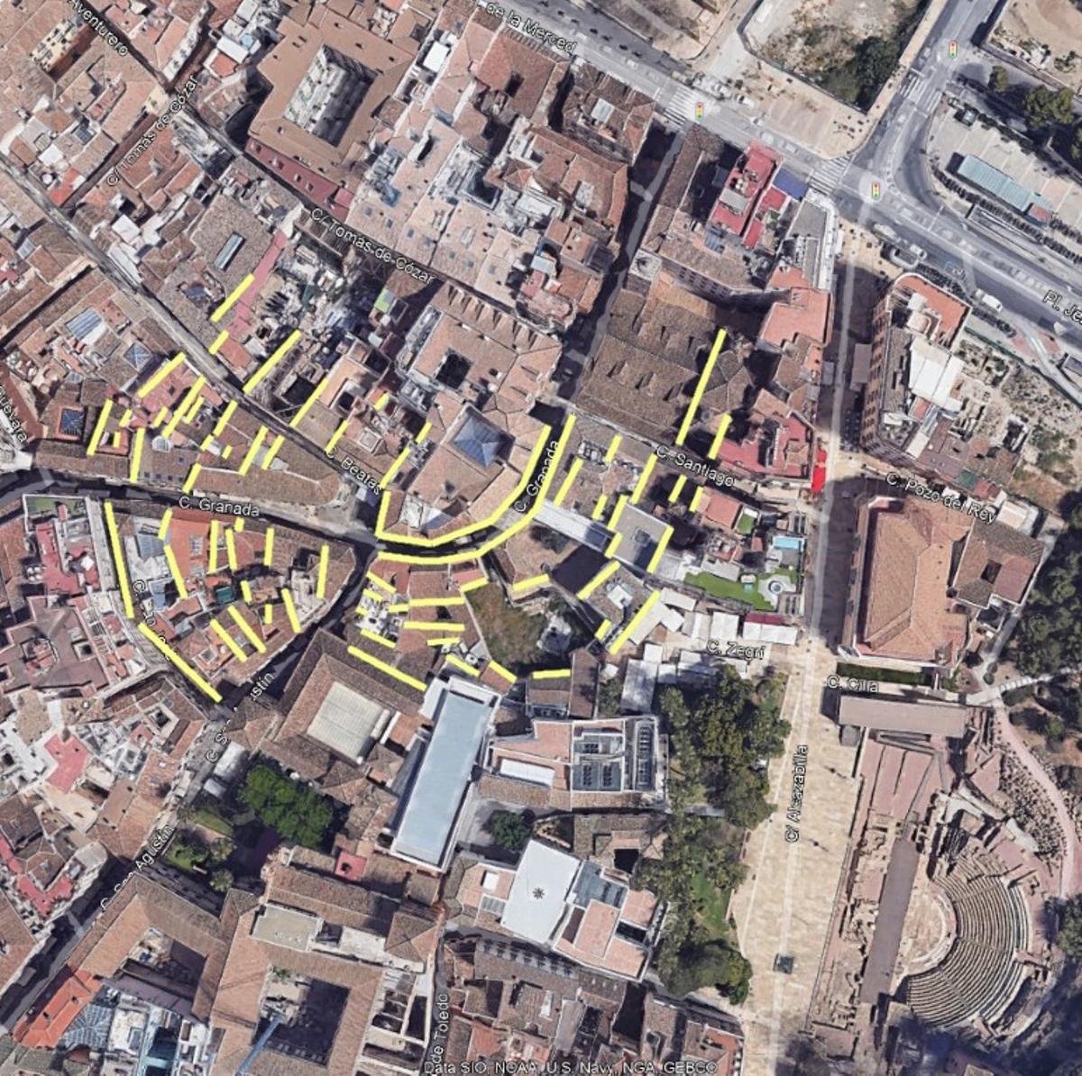 Para el arquitecto técnico, las medianeras de las casas marcarían todavía el perfil del anfiteatro de Malaca.