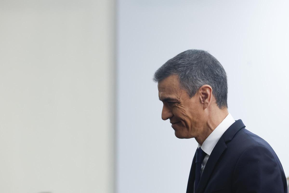 Sánchez demana "perdó" per confiar en Santos Cerdán, evita concretar la seva responsabilitat i descarta eleccions