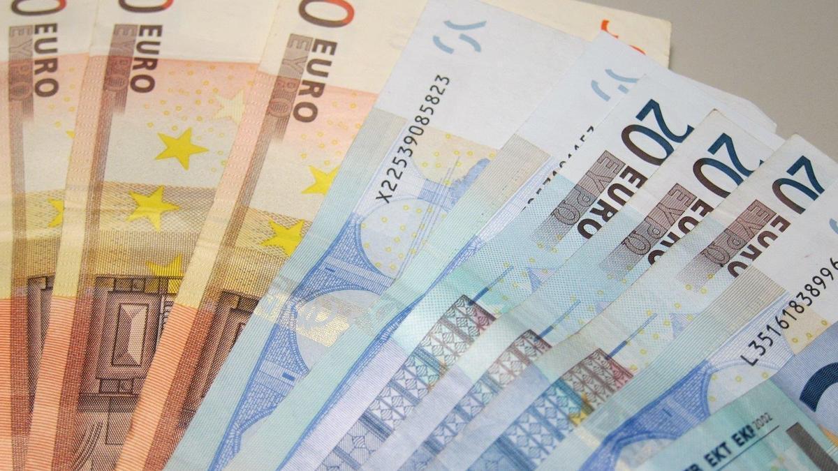 Billetes de 50 y 20 euros.