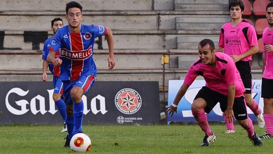 El juvenil Adrián Nóvoa debutó ayer con el primer equipo. // J.Regal