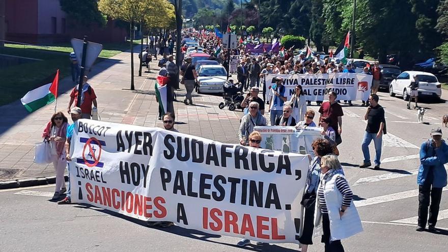 Cientos de personas se manifiestan en Mieres contra &quot;el genocidio&quot; en Gaza: &quot;Es un exterminio intolerable&quot;