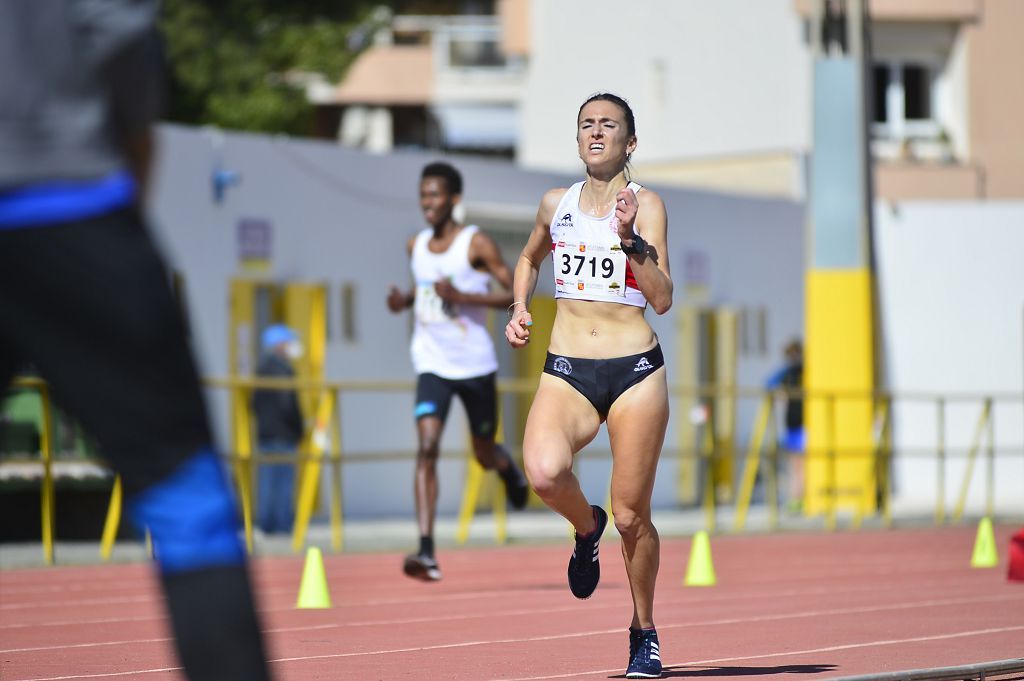 Pruebas de atletismo nacional en la pista de atletismo de Cartagena este domingo