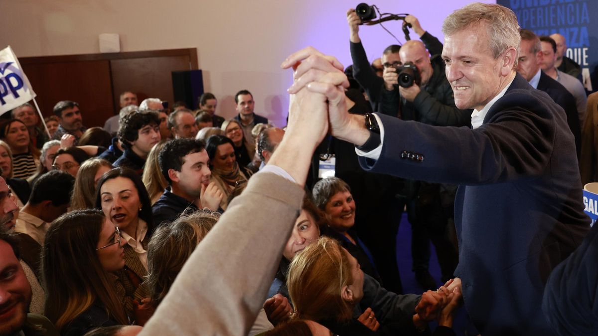 Alfonso Rueda, tras su victoria electoral en Galicia.