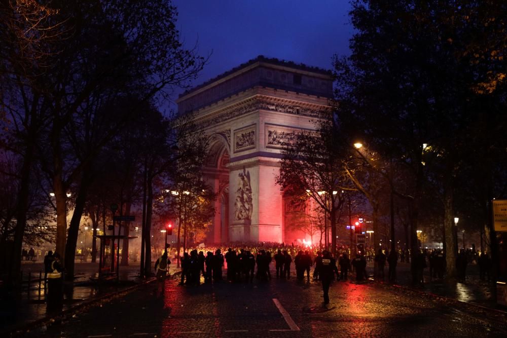 Enfrentamientos entre ''chalecos amarillos'' y Policía en París