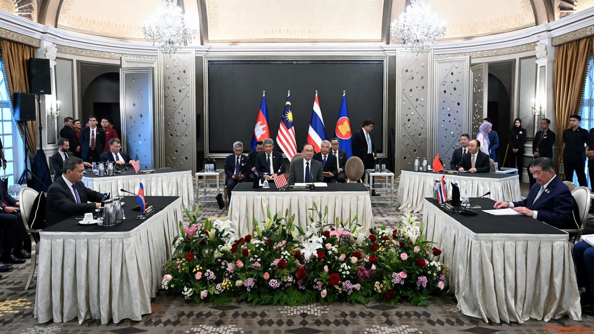 Tailandia y Camboya se reúnen en Malasia para tratar de alcanzar un alto el fuego
