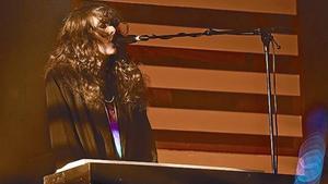 Victoria Legrand, de Beach House, durant la seva actuació.